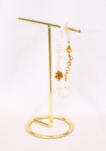 Bransoletka z nieregularnych pereł z różą - obrazek 2